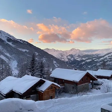 Cent Names - 8 Pers - St Foy Station Chalet